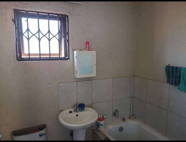 3 BEDROOM HOUSE FOR SALE IN BEVERLEY HILLS